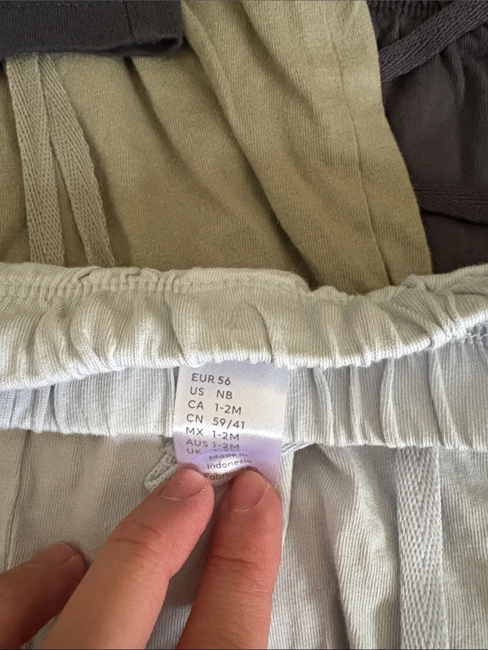 H&M - newborn shorts